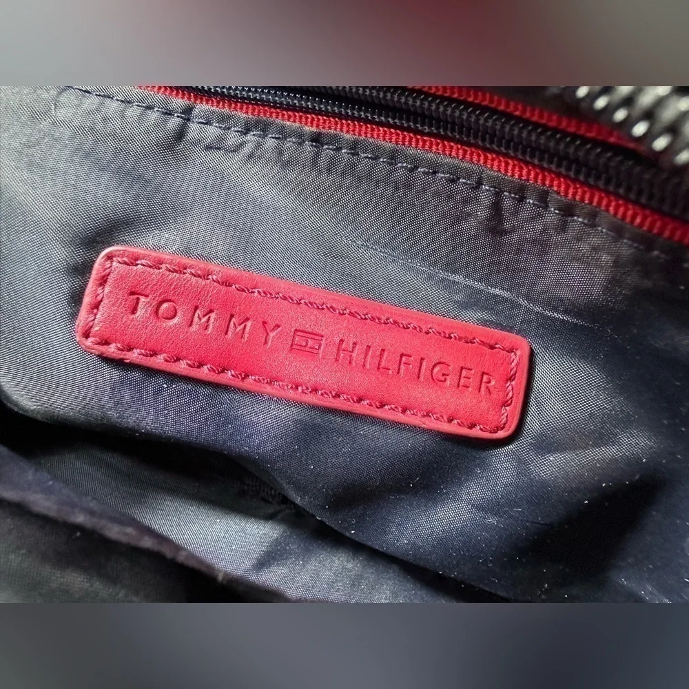 Tommy Hilfiger Women’s Black Logo Zip Small Crossbody Bag